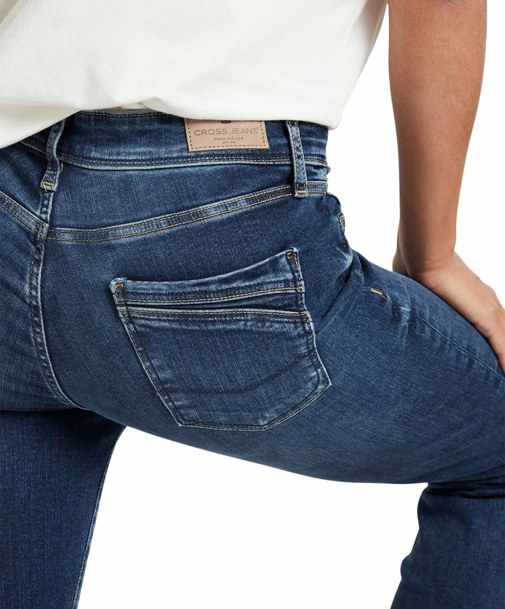 Cross Jeans Anya in Dunkelblau mit Slim Fit
