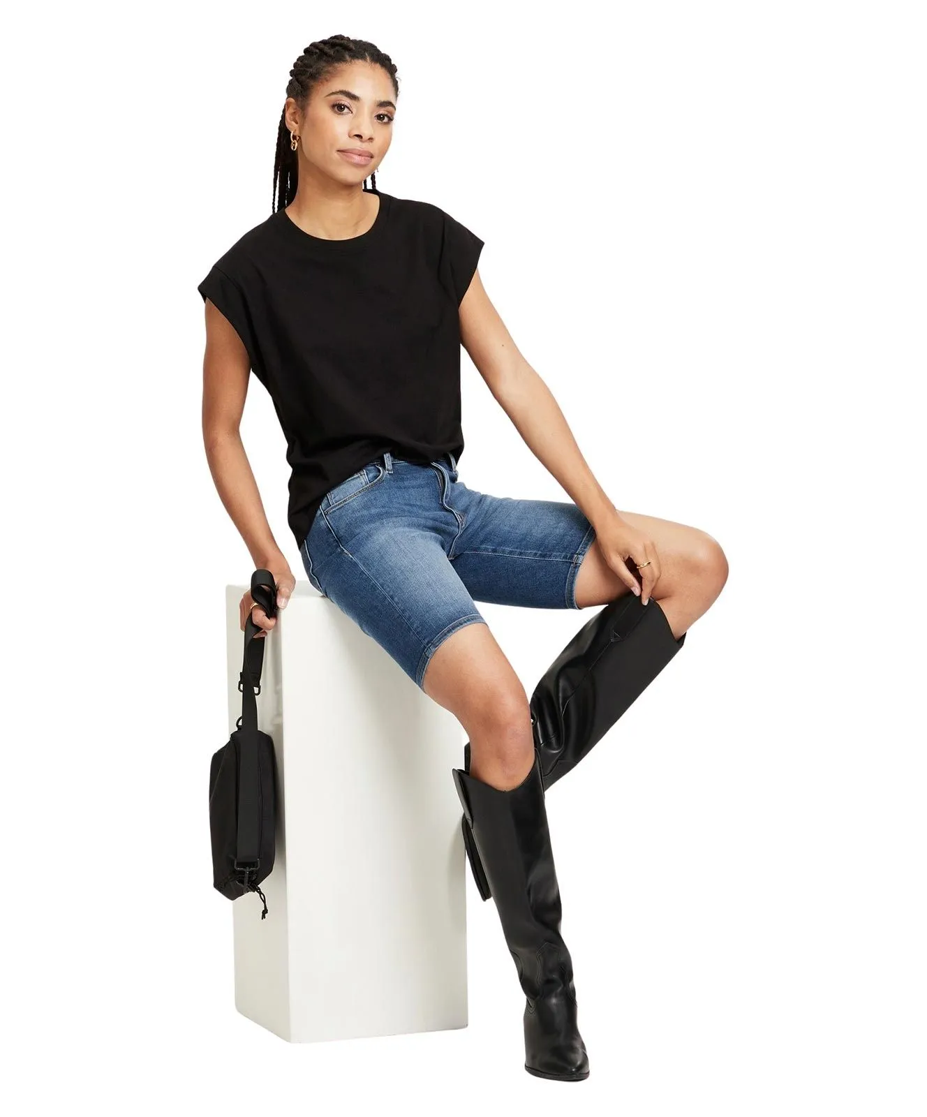 Cross Jeans Anya Short mit hohem Bund in Mittelblau