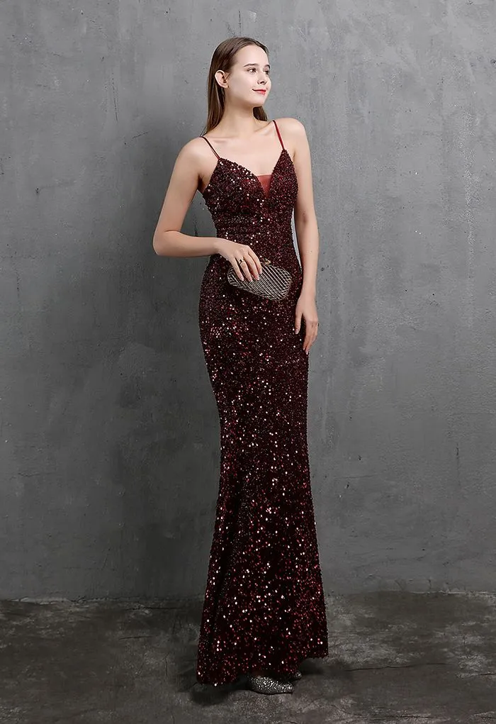 Paillettenbesetztes Cami-Kleid im Meerjungfrau-Stil mit Mesh-Einsatz in Burgund