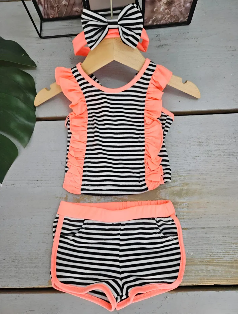 Set aus gestreiftem Oberteil und Shorts für Mädchen mit Stirnband