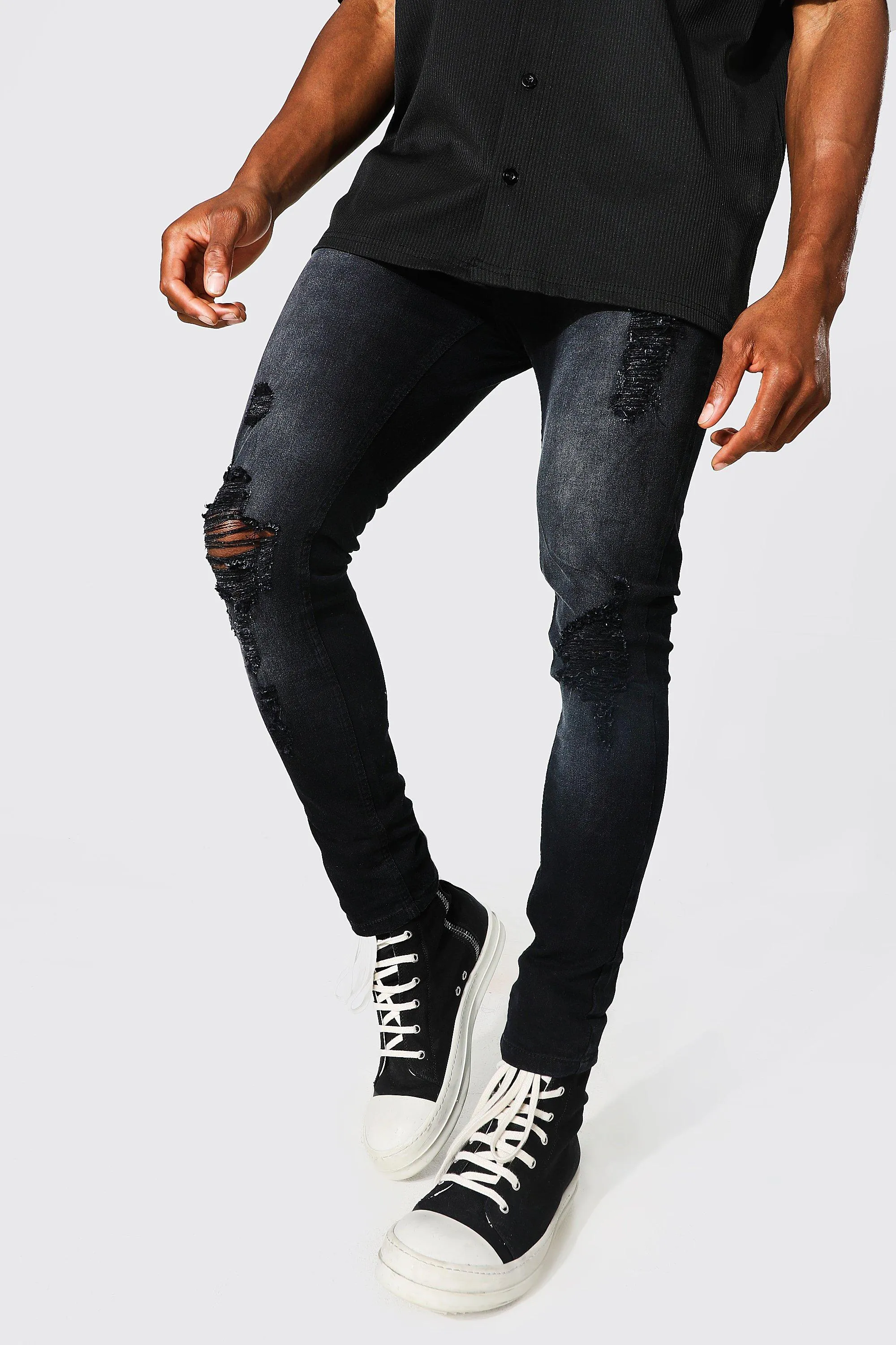 Super Skinny Jeans mit Riss am Knie